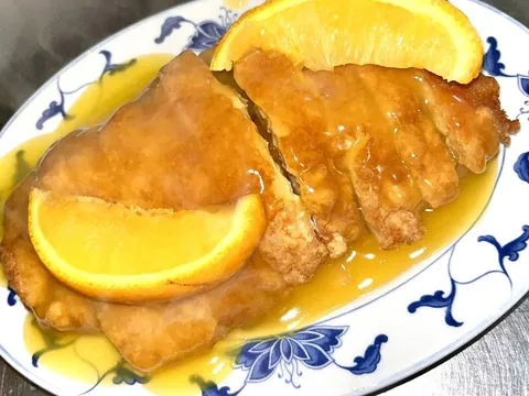 Lemon chicken with orange slices